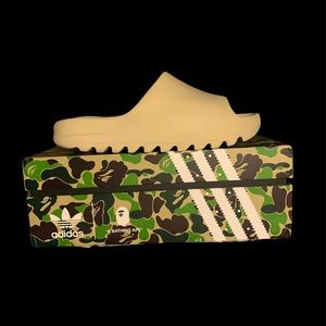 COPY - Yeezy Slides “Bone”